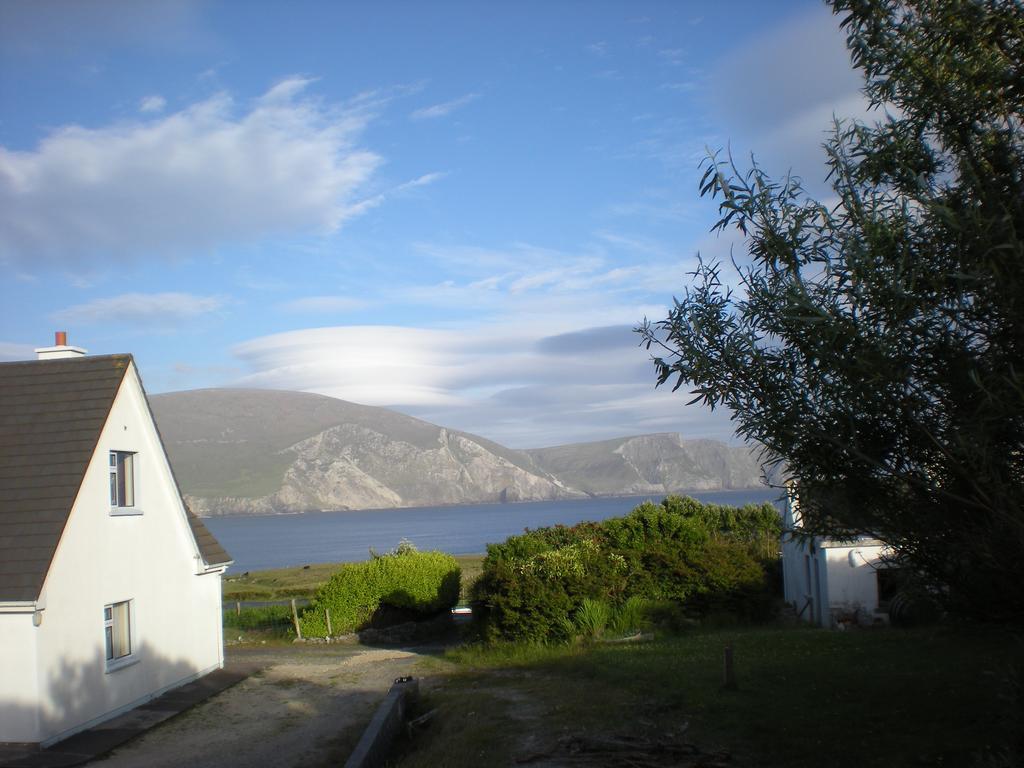 Achill Isle House Bed and Breakfast Keel  Exteriör bild