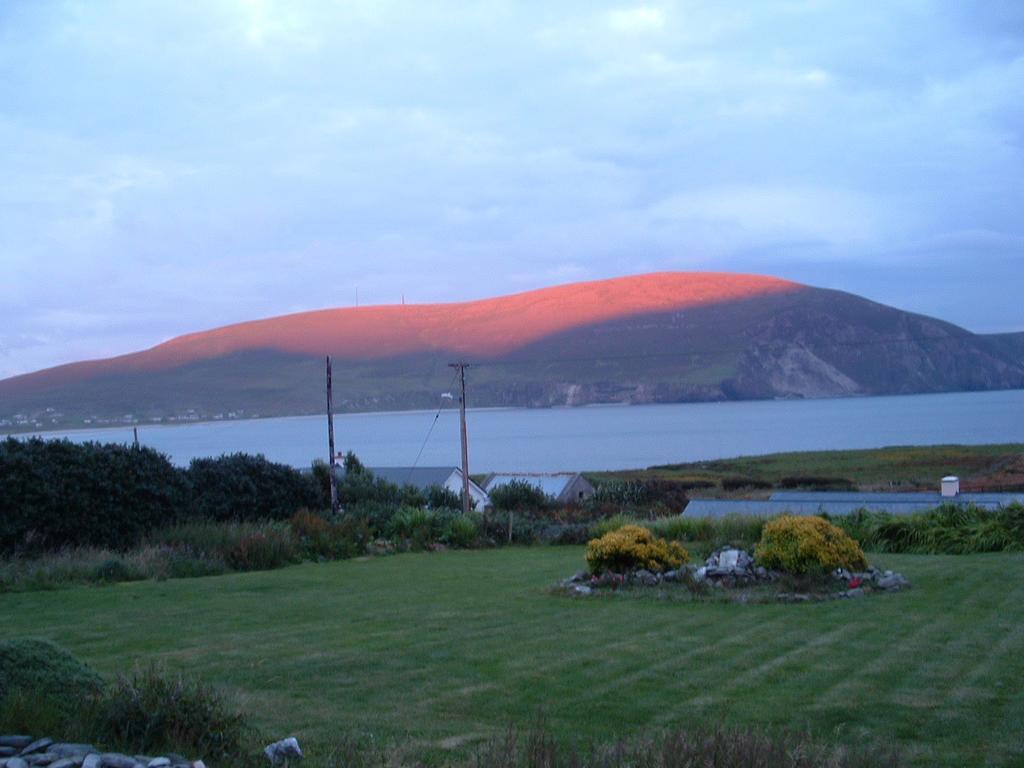 Achill Isle House Bed and Breakfast Keel  Exteriör bild